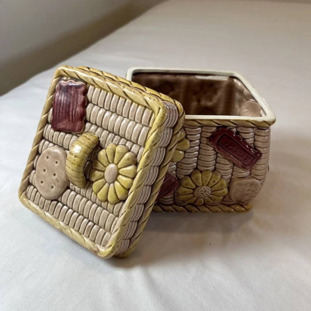 Vintage Ceramic Weaved Basket Looking Biscuit‎ Jar With Lid  5